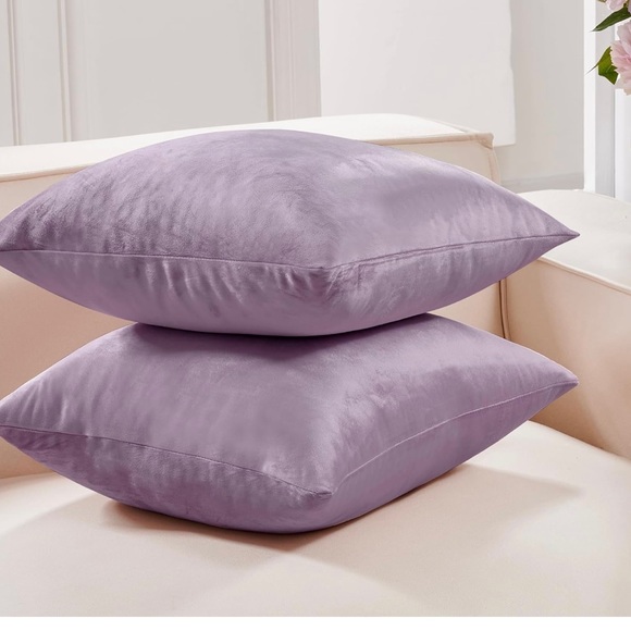 Deconovo Velvet Throw Pillow Covers Purple 24x24 in, Set of 2 - Picture 1 of 3